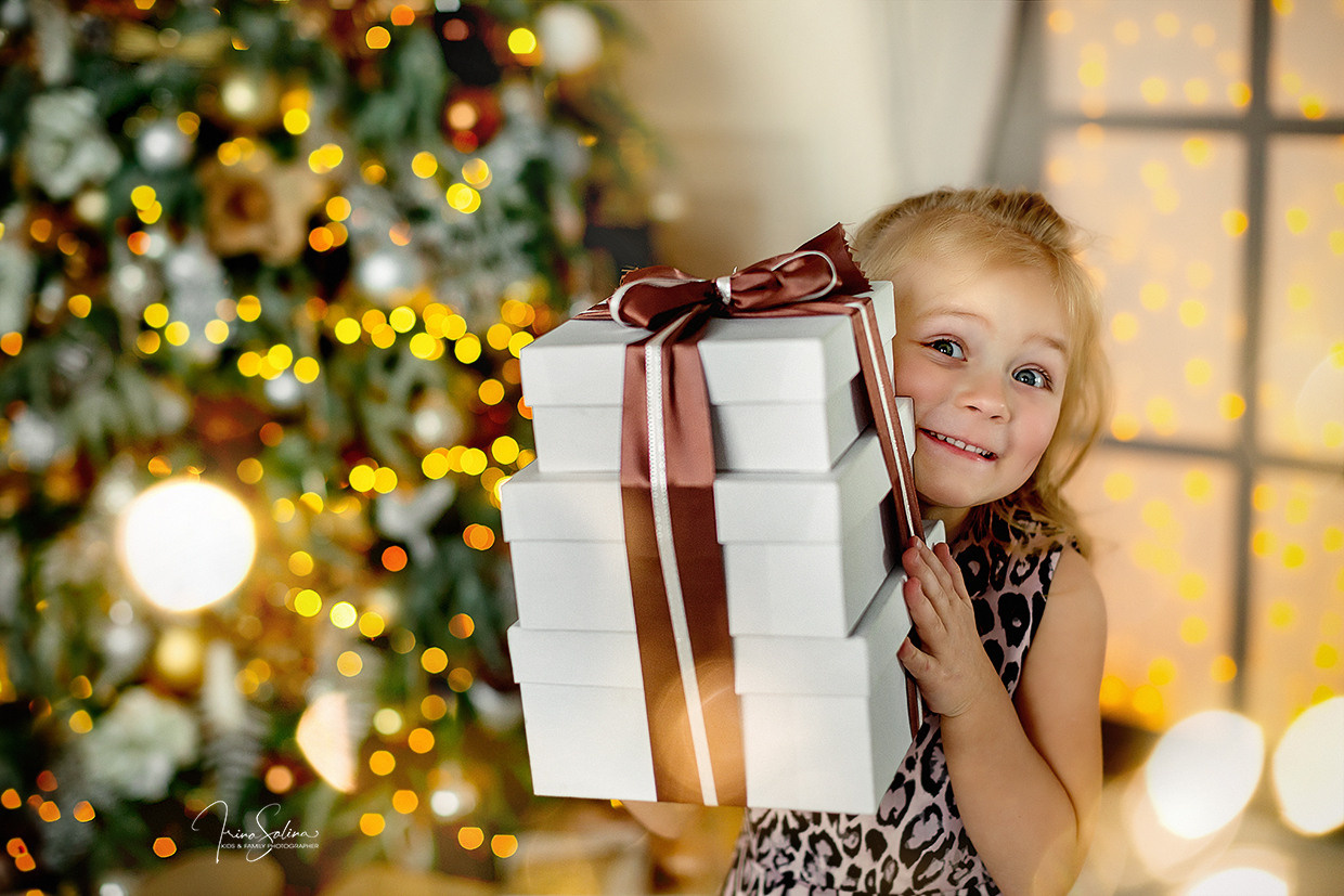 Детский новогодний портрет. Фотостудия Versal. Детский и семейный фотограф в Екатеринбурге