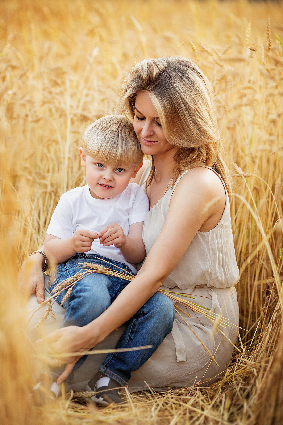 Фотосессия в пшенице. Детский и семейный фотограф в Екатеринбурге