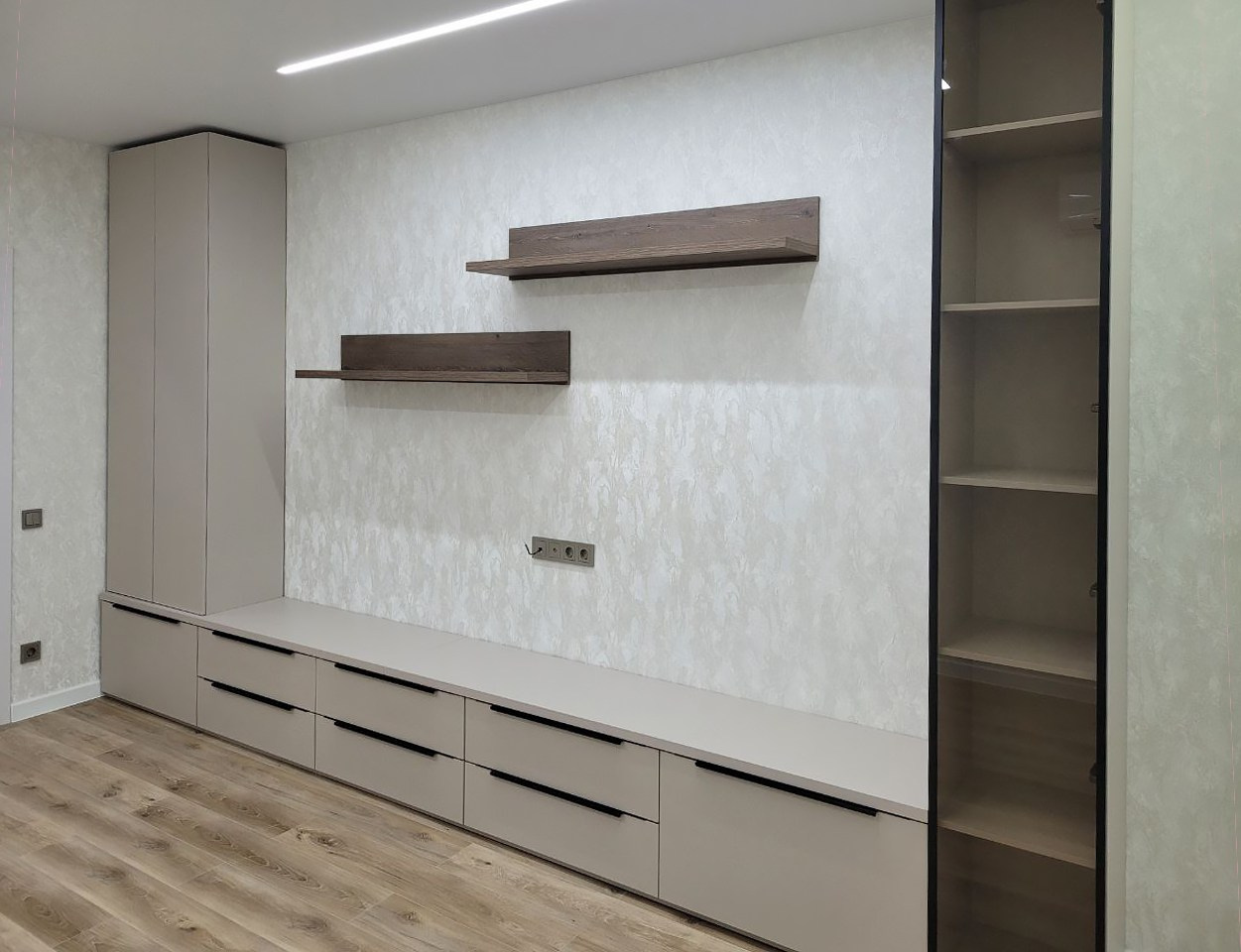 Спальни и гостиные. Мебель на заказ в Евпатории