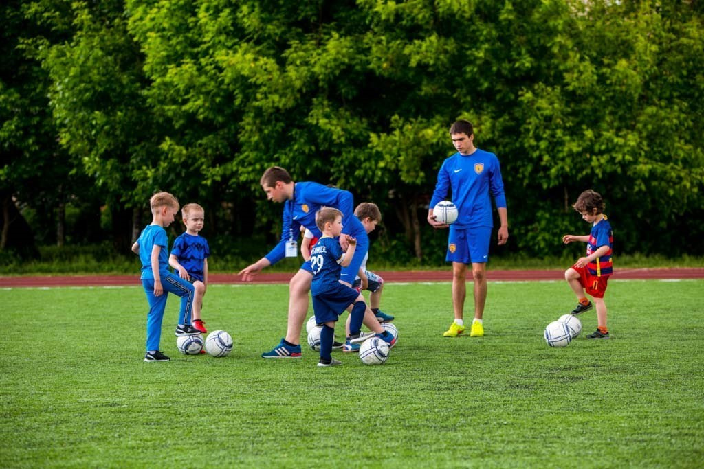 Футбольная школа «Юниор». Выпускные альбомы и школьный фотограф в Подольске, Троицке, Щербинке, Москве и Московской области