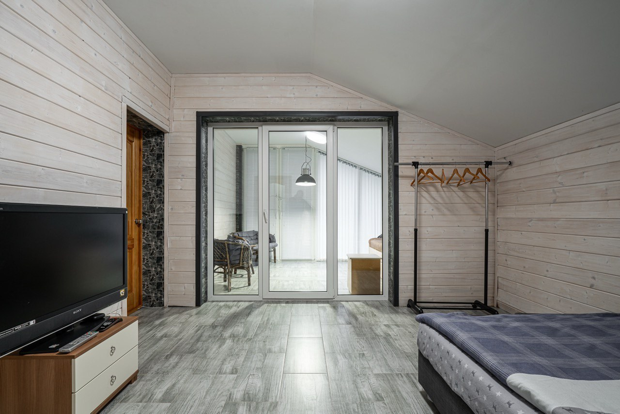 4 спальне в коттедже