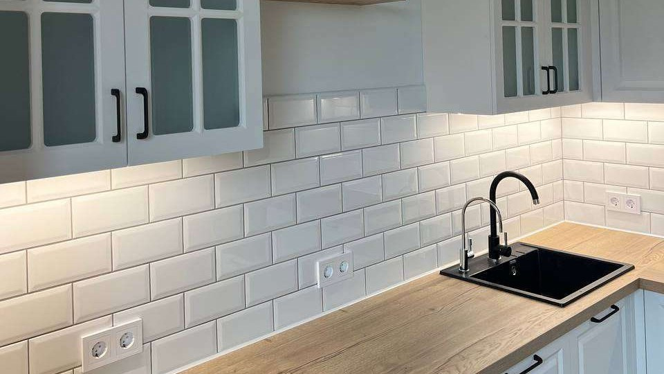 Кухня в светлых тонах