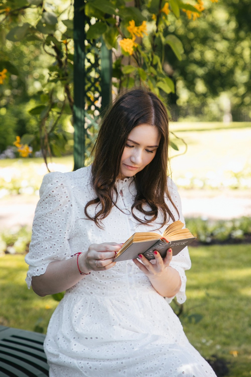 Лавстори в Петергофе, где прогуляться Петергоф, свадьба в Петергофе, как записаться в загс Петергоф, красивые места для свадьбы, фотограф на свадьбу, свадебный фотограф в Петергофе, прогулка,