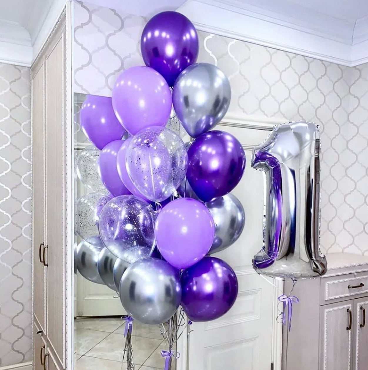 Balino prvi rodendan dostava balona Novi Sad dostava balonaBeograd. Шары с гелием, фотозоны Нови Сад Белград. Balone i dekoracije od balona Novi Sad Beograd