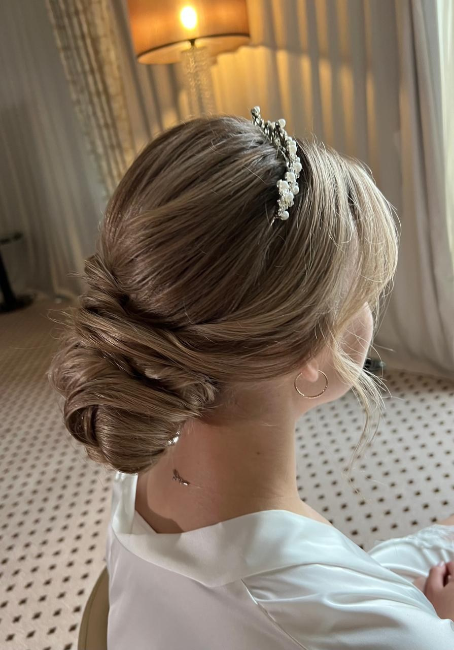 Стилист Анна Сад. Подрядчики и друзья сети свадебных площадок House for wedding