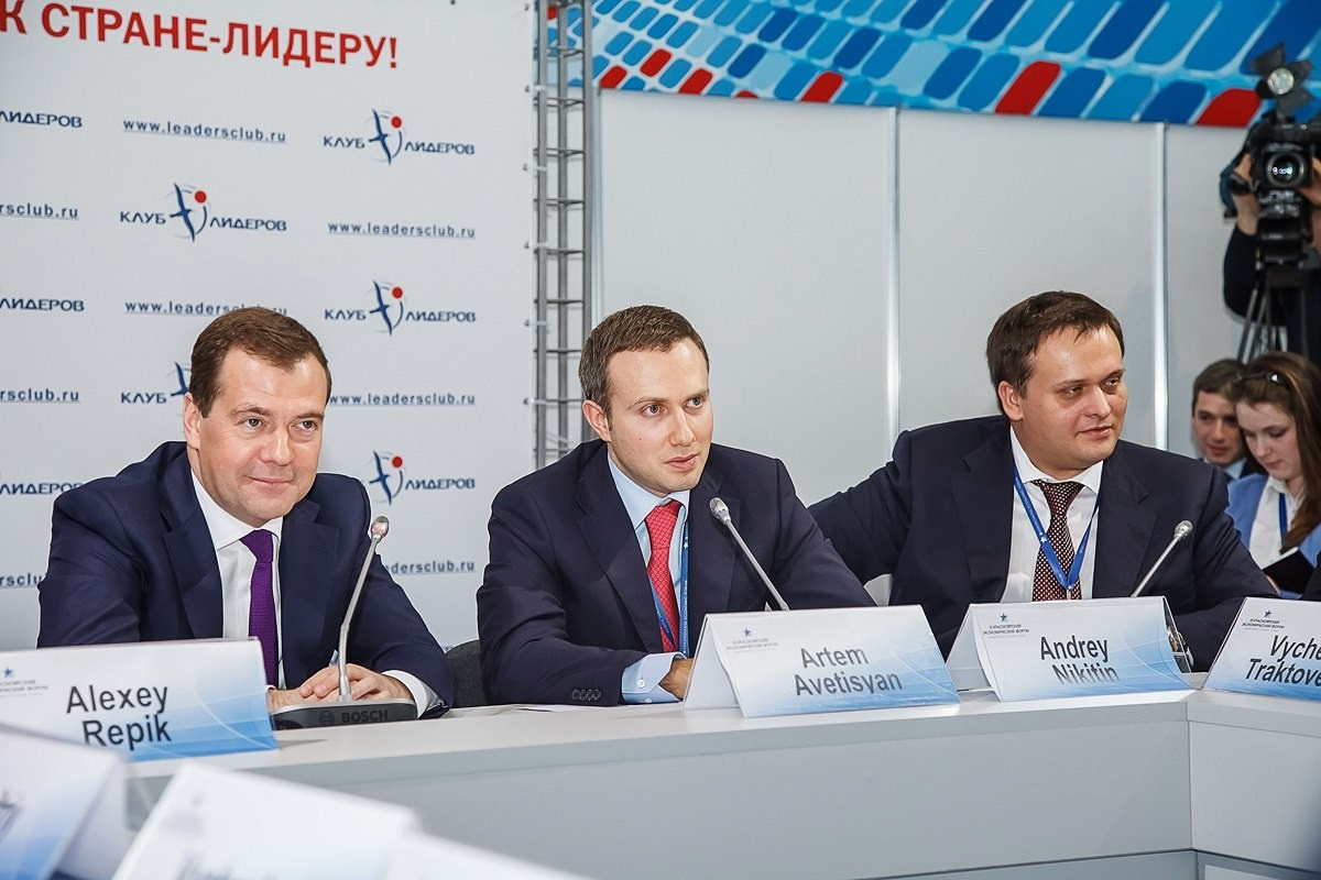 Репортажная фото видеосъёмка репортажей фотограф в Красноярске цена стоимость заказать забронировать услуги фоторепортаж видеосъёмка дрон