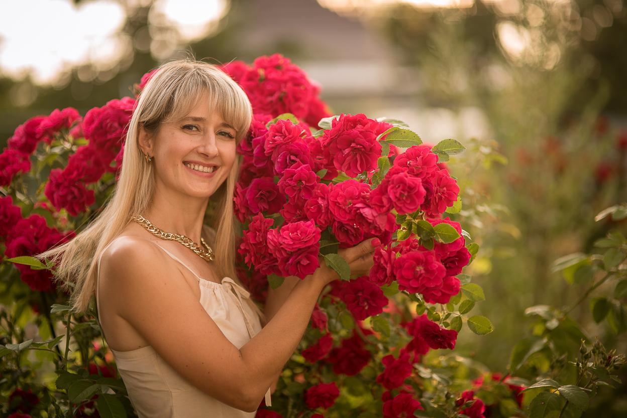 Фотозона с розами НН