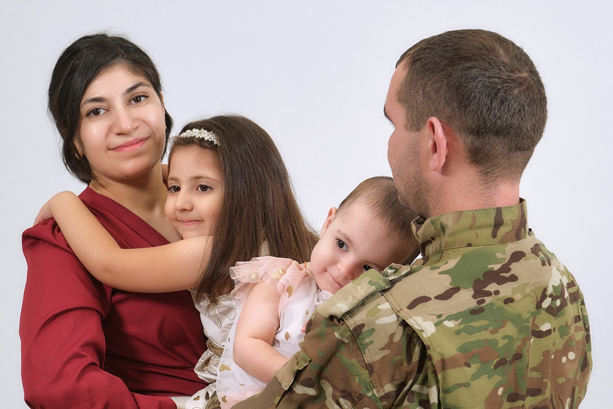 Семейная фотосессия в Самаре. Идеи и образы для съёмки в студии