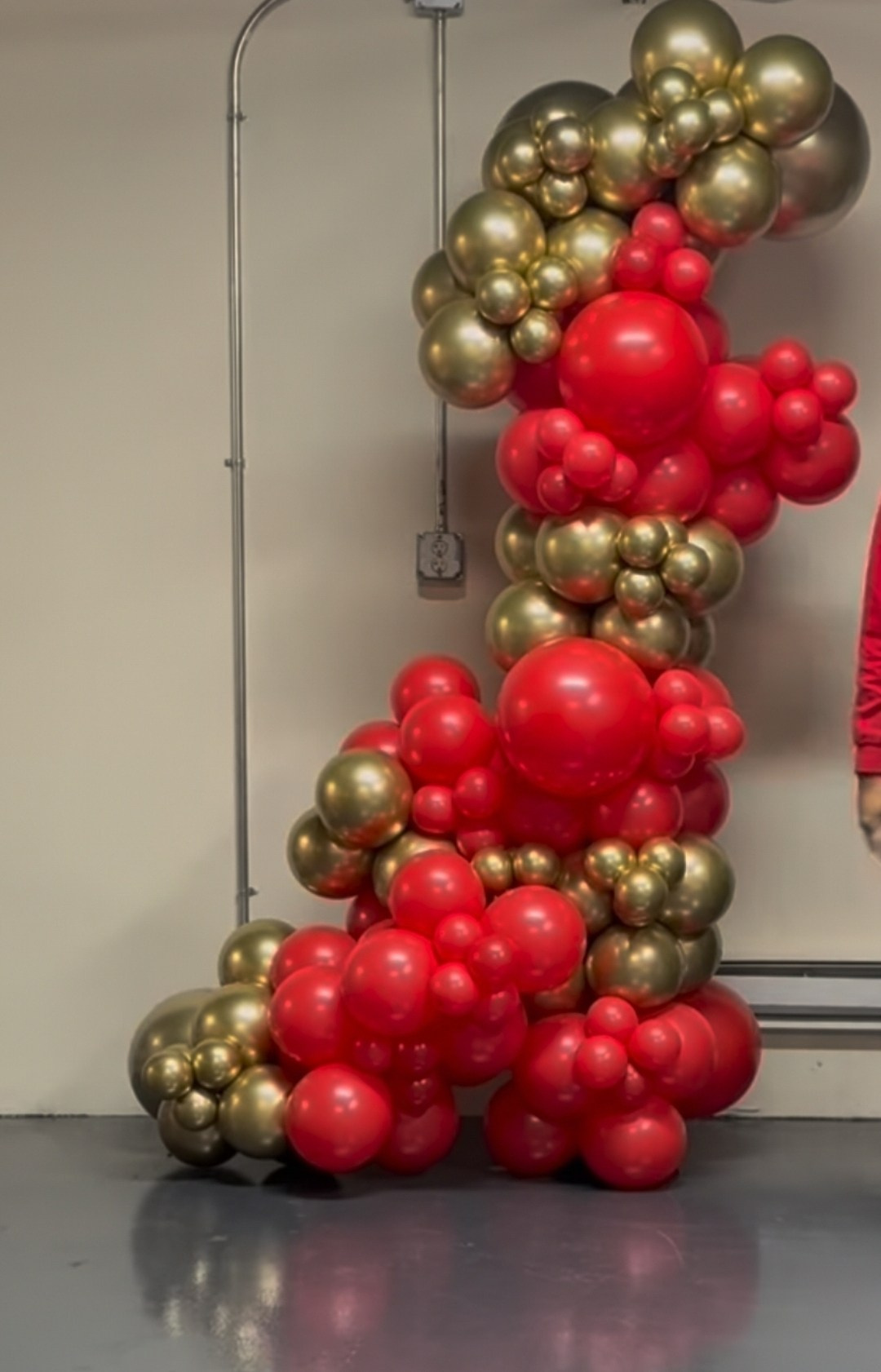 Baloni sa helijimom. Dekoracije balone. Dostava balone. Grad Novi Sad. Шары с гелием, фотозоны Нови Сад Белград. Balone i dekoracije od balona Novi Sad Beograd