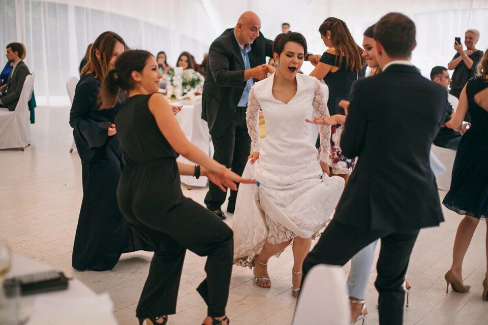 Ведущий-счастливой свадьбы, в Грузии.