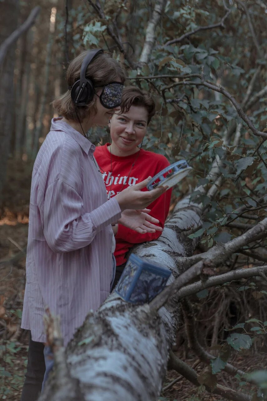 Tthrough the forest. Asya Bobritskaya is a multidisciplinary artist