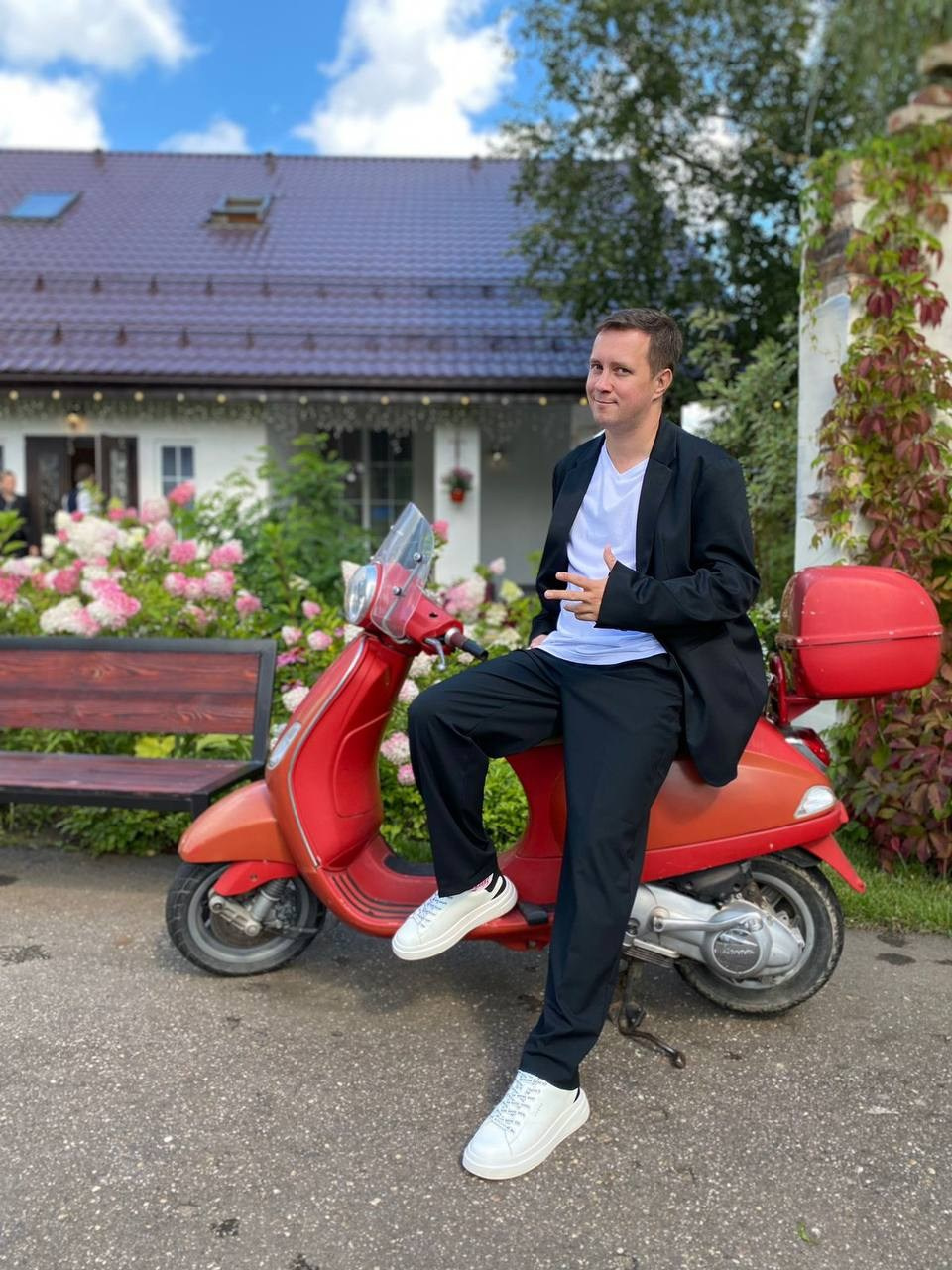 Ведущий Волкодав. Подрядчики и друзья сети свадебных площадок House for wedding