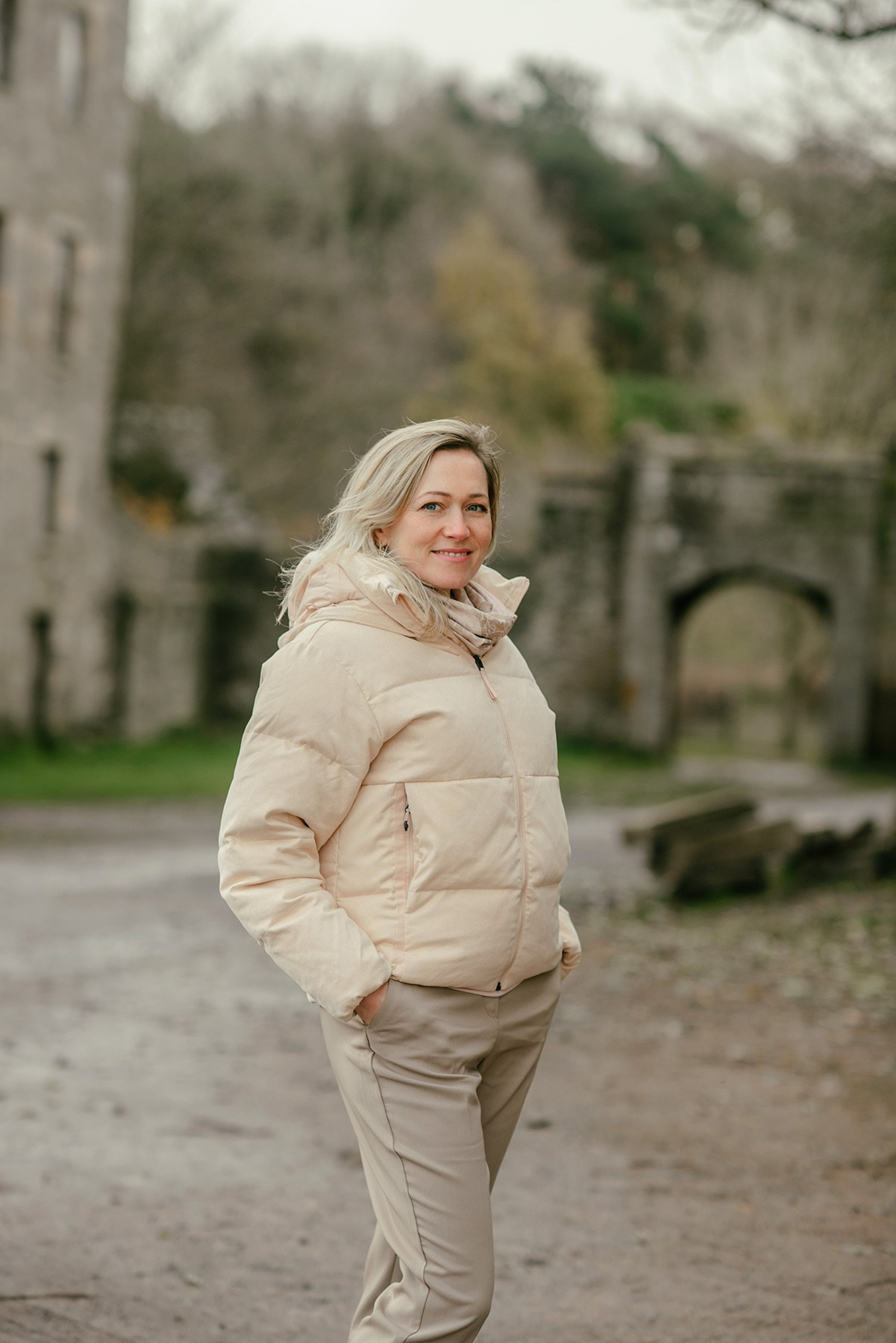 photo shoot woman in Scotland, photo shoot at the castle