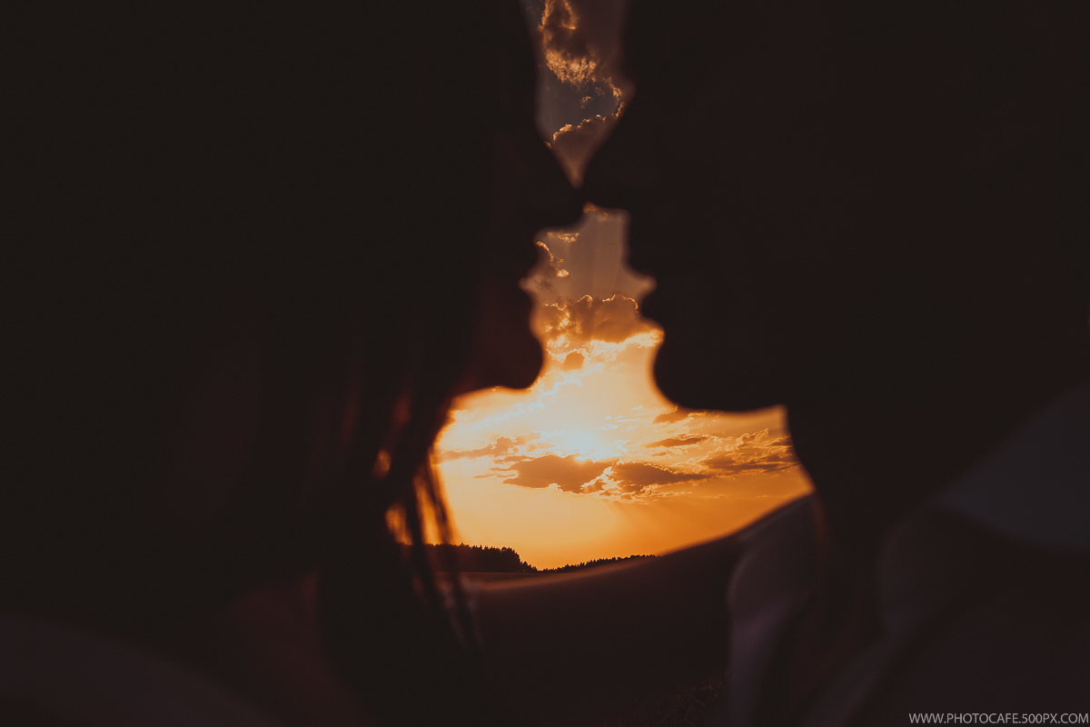 A & L. Wedding in a Fields of Gold. Destination wedding photographer in Iceland, Spain, Italy, Greece and