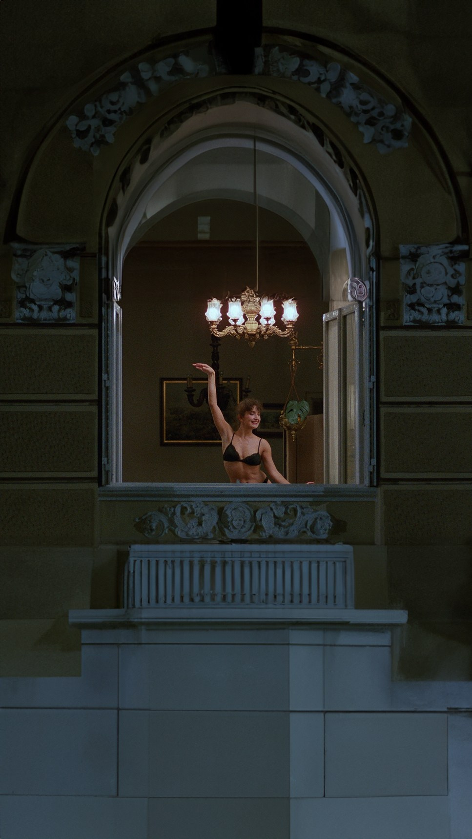 Frame Within to Frame / Кадр в кадре — Композиционный приём #1. TENZO | Creative Producer / Art Director