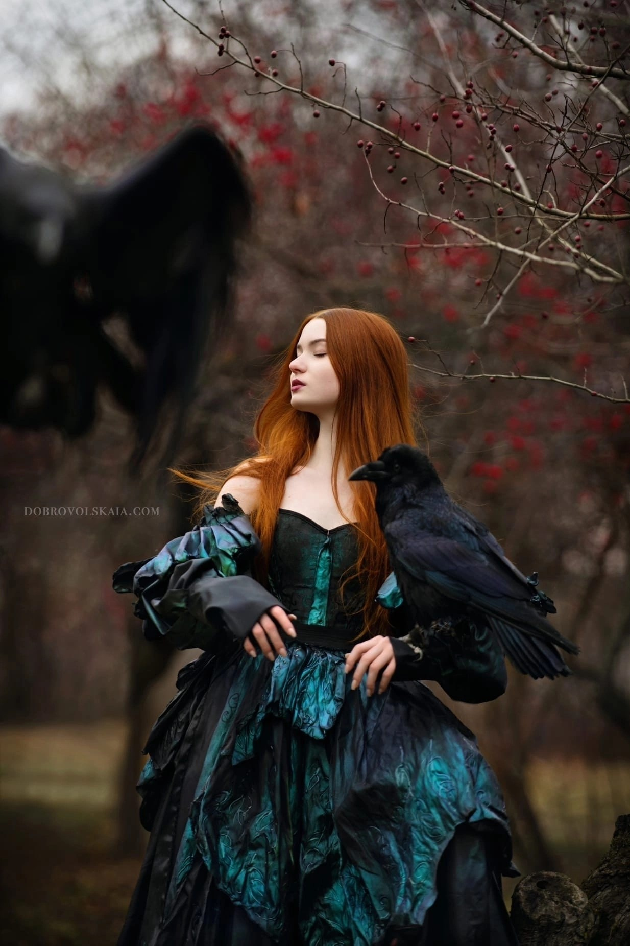 Воронье крыло. Русские народные костюмы в Москве