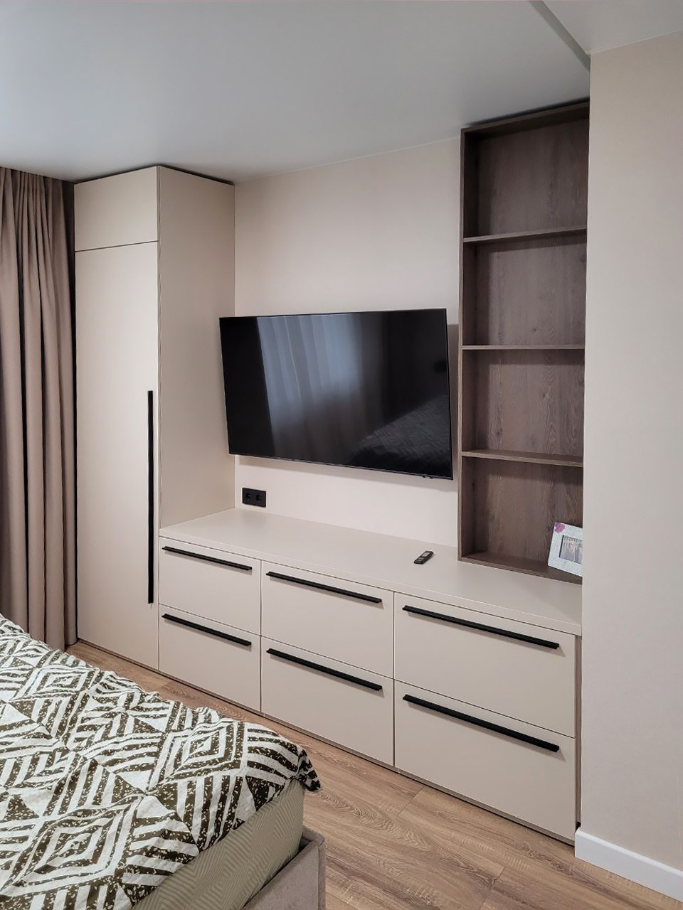 Спальни и гостиные. Мебель на заказ в Евпатории