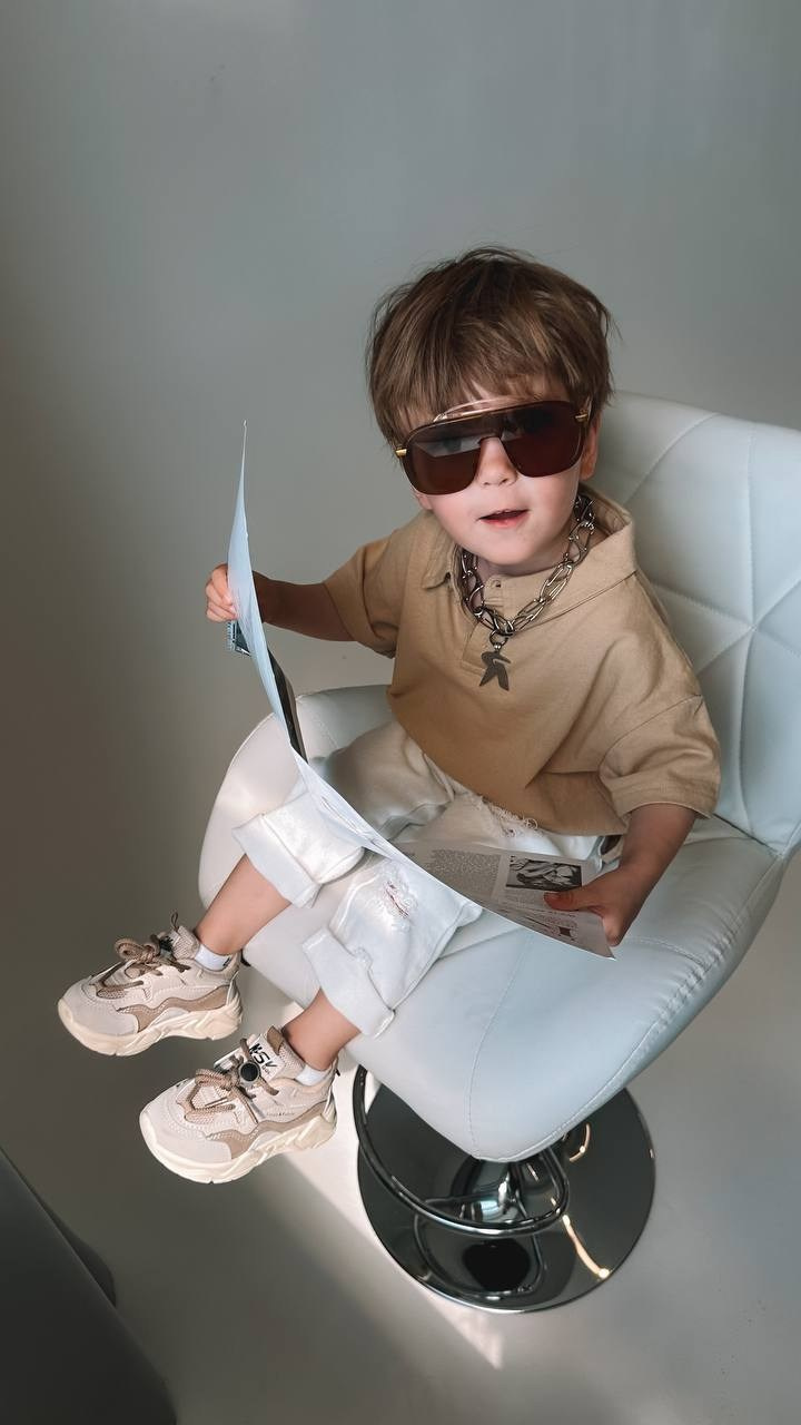 Модель для предметной съемки мальчик Радэль Казань| Sale Easy