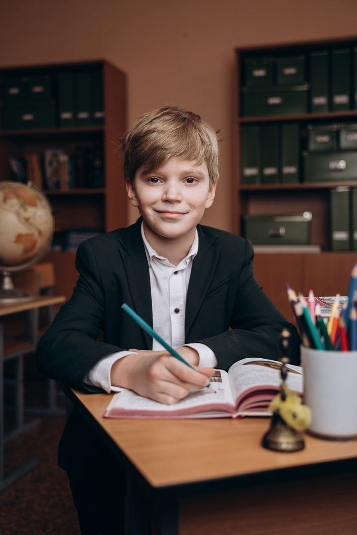 Выпускной альбом (первоклашки). Фотограф Константин Калачёв