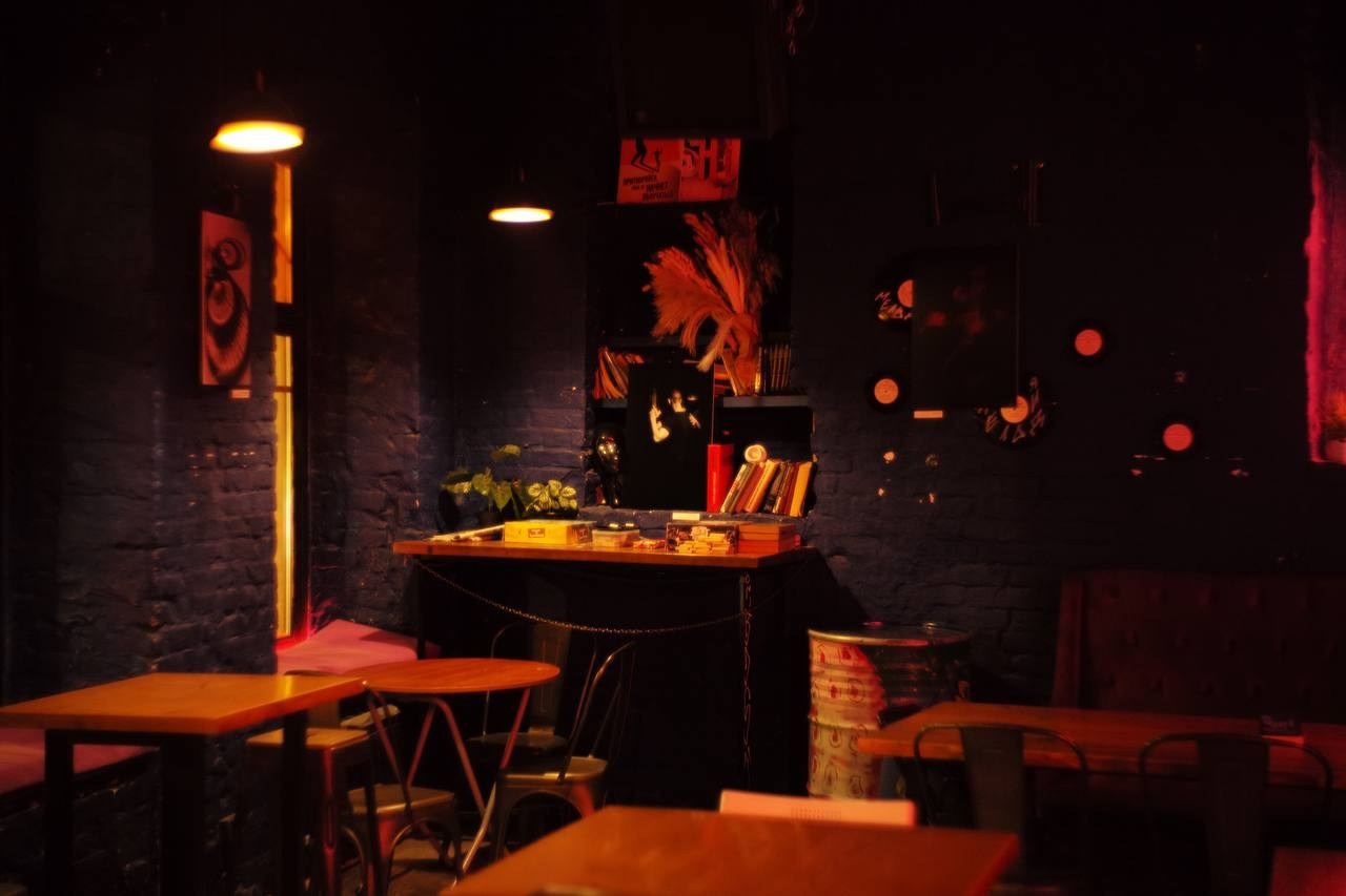 14.02.2025 // Открытие фотовыставки Love is in the бар. Фотовыставки serebro.gallery, в которых автором можешь стать ты! | Москва