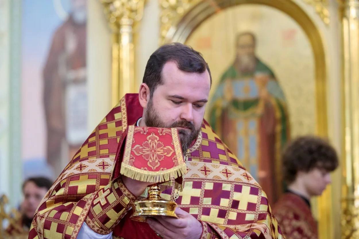 МИТРОПОЛИТ ИГНАТИЙ СОВЕРШИЛ БОЖЕСТВЕННУЮ ЛИТУРГИЮ В ПОКРОВСКОМ СОБОРЕ. Саратовское Северо-Западное благочиние