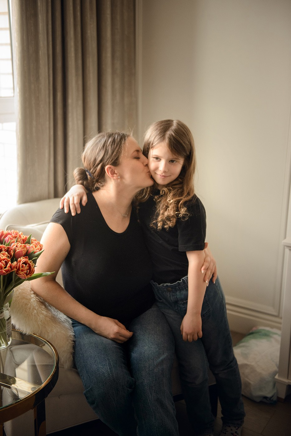 A family photo shoot at home, a family with a newborn baby. Photographer Elena Carruthers, Scotland