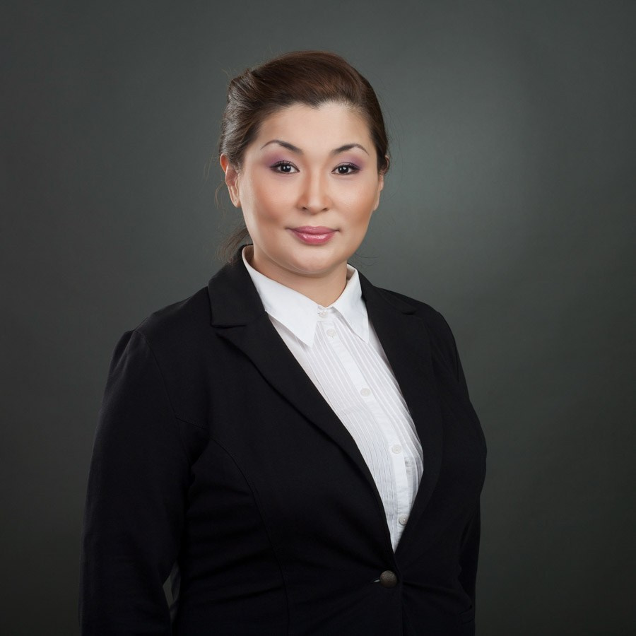 Деловой (бизнес) портрет. Фотостудия Алматы. Фотосъемка Алматы. Фотосессия Алматы. Фотокурсы. Обучение фотографии. Аренда студии