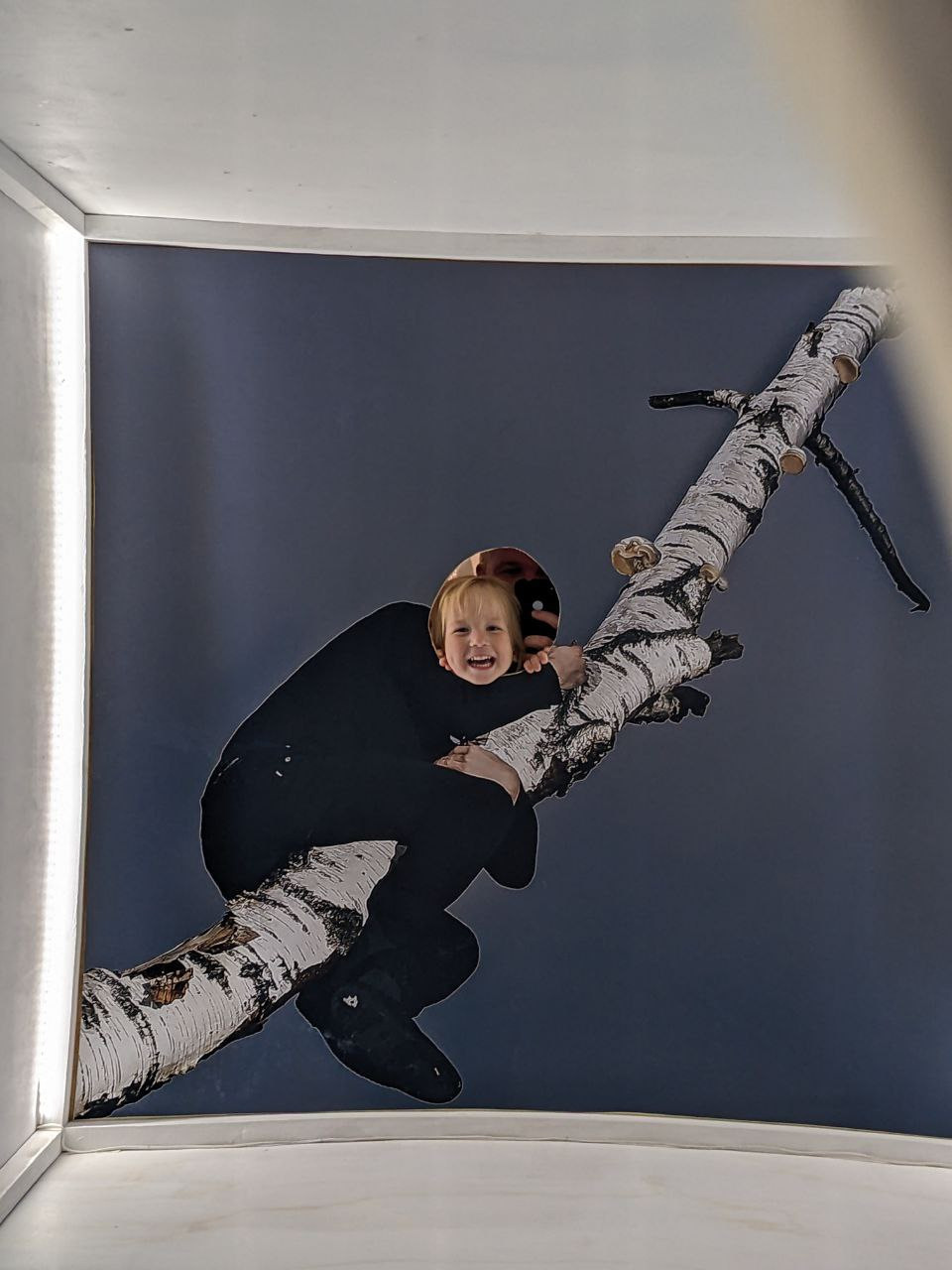 Olga Mikhalchuk, artist, with her installation Camera 0. Ольга Михальчук, художница и фотограф