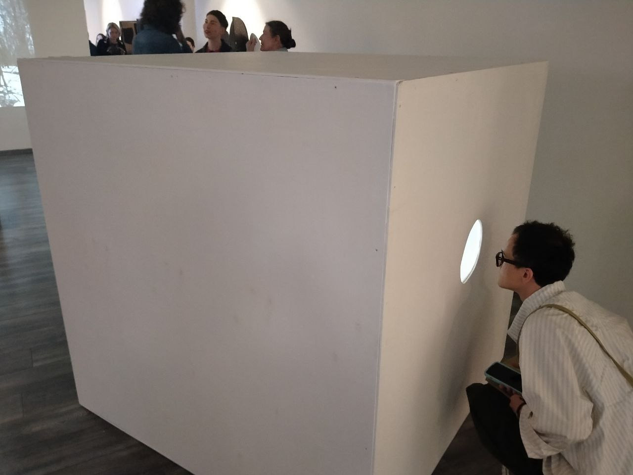 Olga Mikhalchuk, artist, with her installation Camera 0. Ольга Михальчук, художница и фотограф