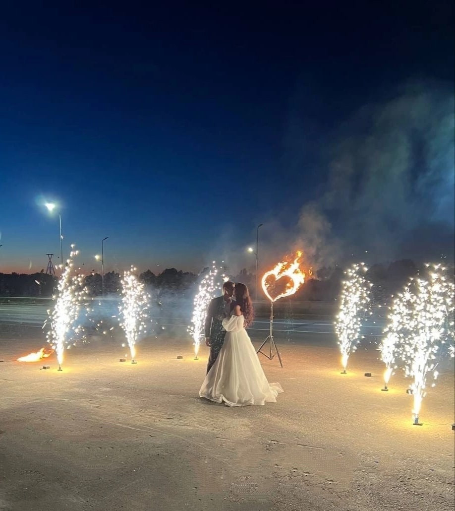 Пиротехническая дорожка. Огненно-пиротехническое шоу, салюты, пиротехника на ваш праздник!