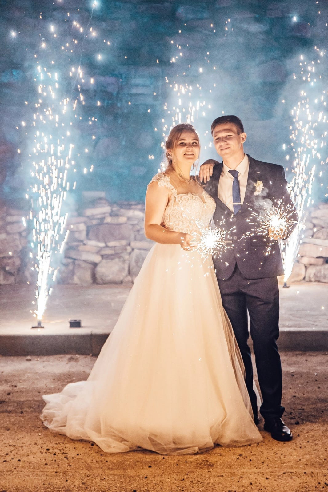 Пиротехническая дорожка. Огненно-пиротехническое шоу, салюты, пиротехника на ваш праздник!