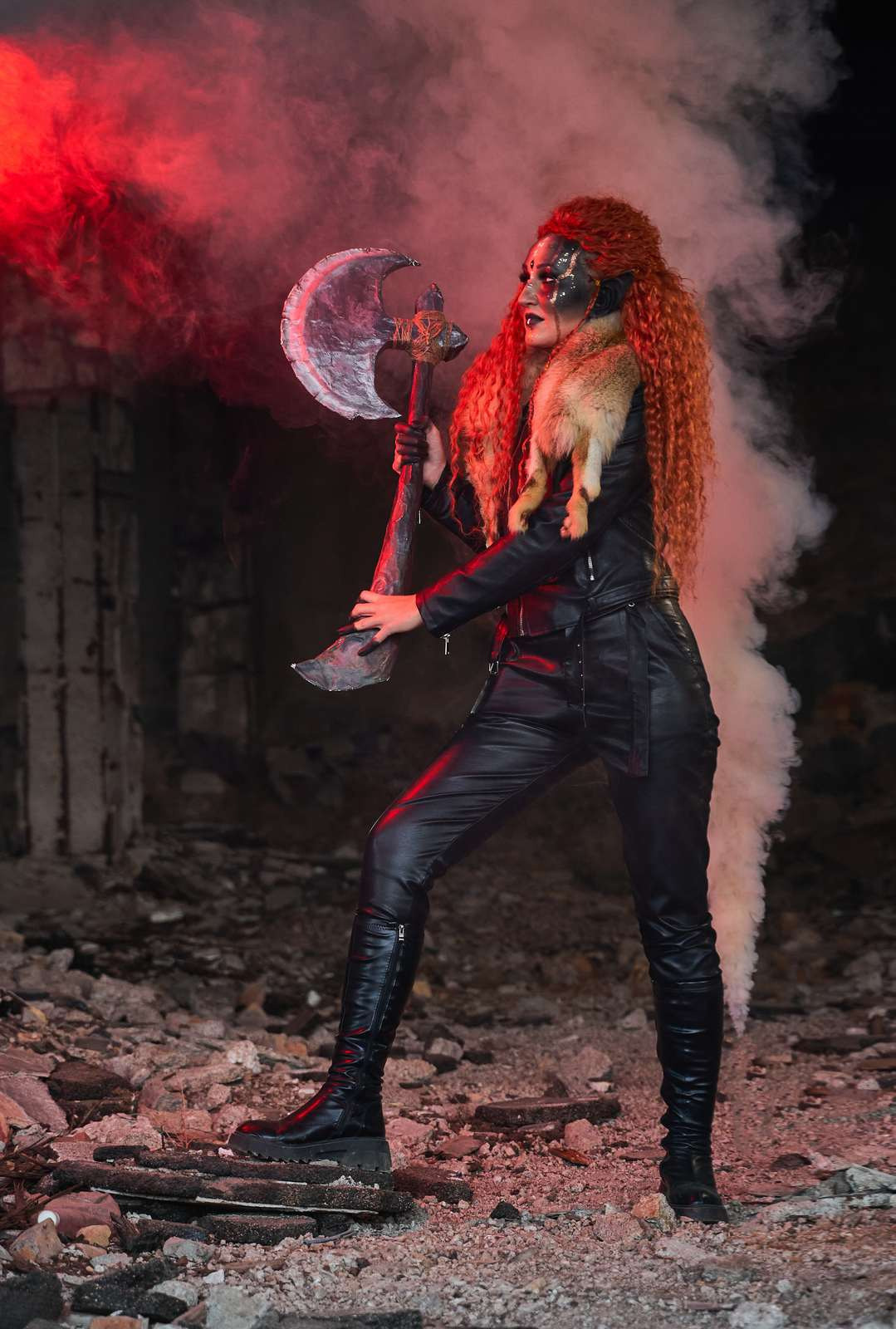 Валькирия в руинах. Фотограф в Уральске Александр Хохлачёв | HOHLACHEV.COM