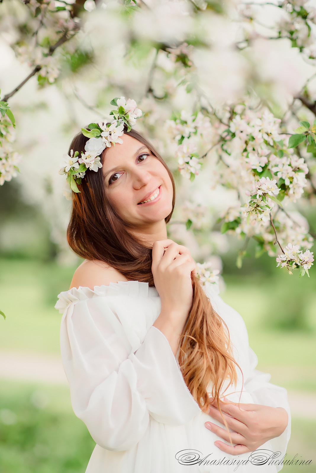 Фотосессия в яблонях в СПб, Фотосессия в цветении СПб. Семейный и Свадебный фотограф. Санкт-Петербург. Пушкин
