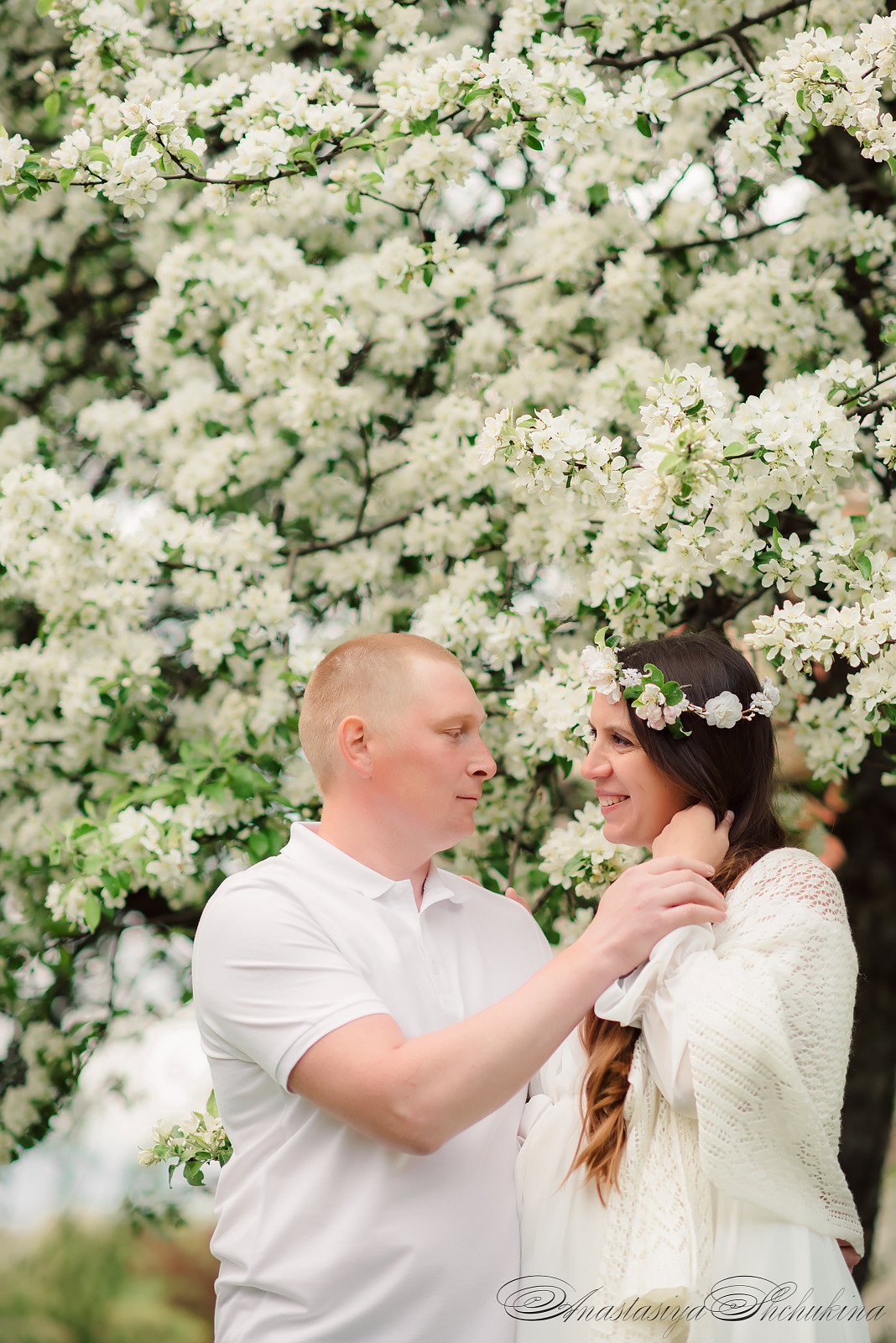Фотосессия в яблонях в СПб, Фотосессия в цветении СПб. Семейный и Свадебный фотограф. Санкт-Петербург. Пушкин
