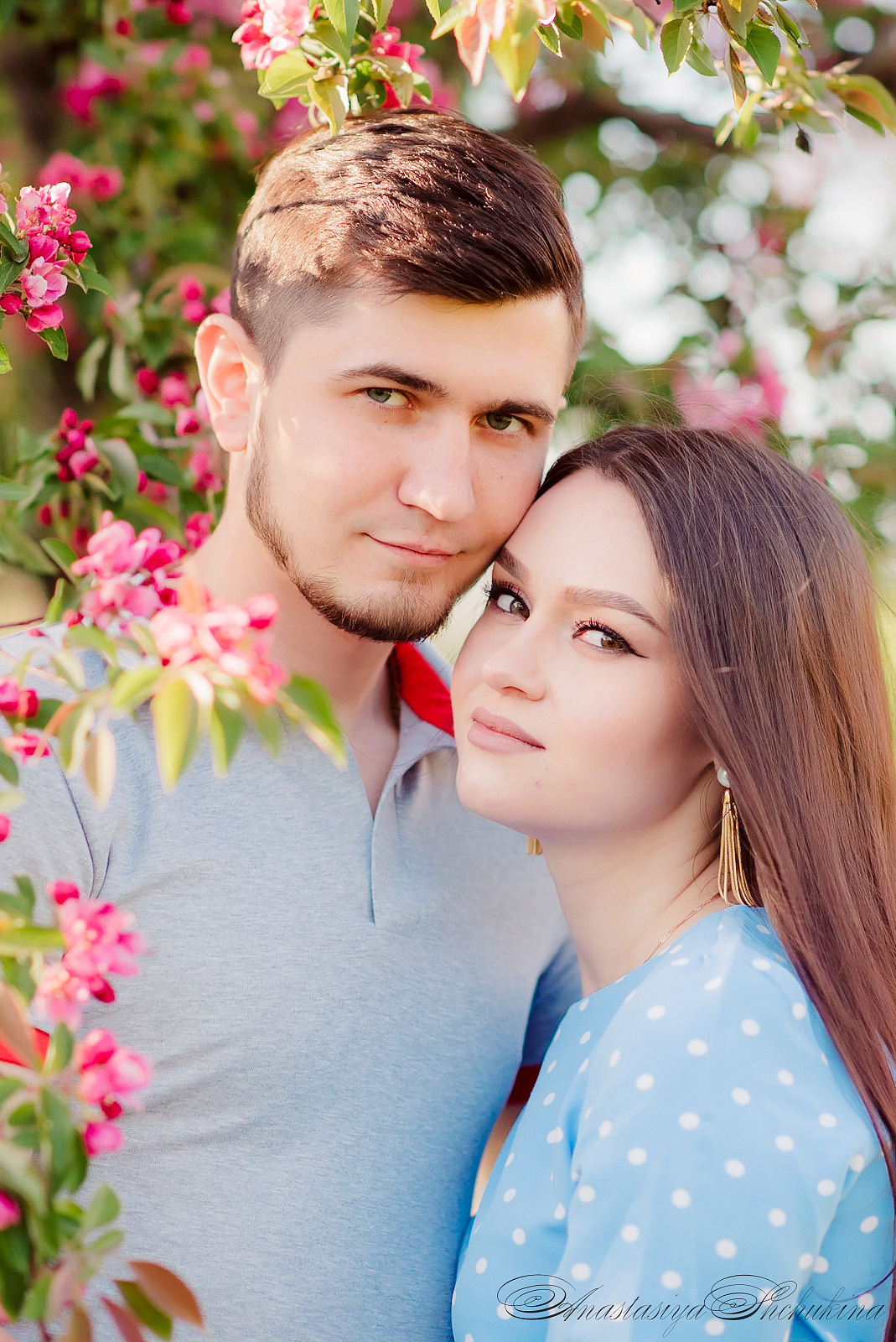 Фотосессия в яблонях в СПб, Фотосессия в цветении СПб. Семейный и Свадебный фотограф. Санкт-Петербург. Пушкин