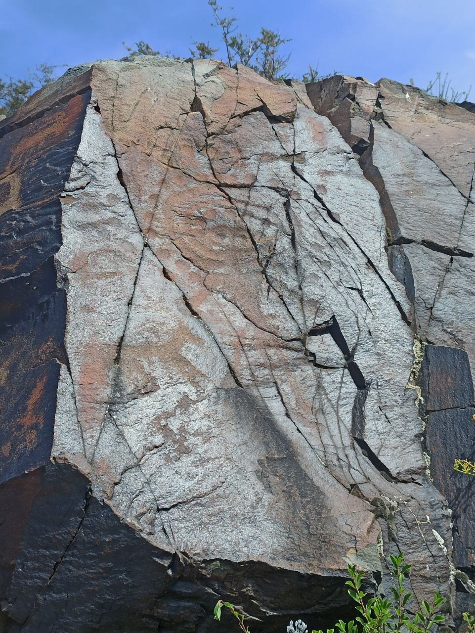 Melon Travel в Алматы: экскурсии и джип туры в Чарынский каньон, озера Каинды, Кольсай, Иссык, национальный парк Алтын Эмель