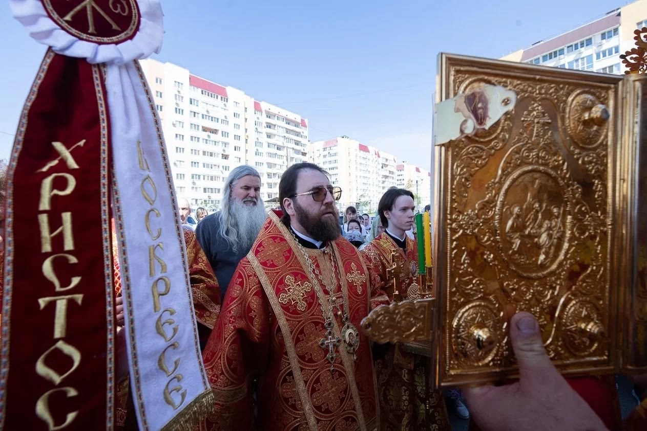 МИТРОПОЛИТ ИГНАТИЙ СОВЕРШИЛ БОЖЕСТВЕННУЮ ЛИТУРГИЮ В ХРАМЕ НЕРУКОТВОРНОГО ОБРАЗА СПАСИТЕЛЯ Г. САРАТОВА. Саратовское Северо-Западное благочиние