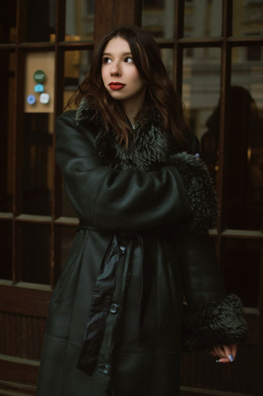 Фотосессия с еловыми ветками