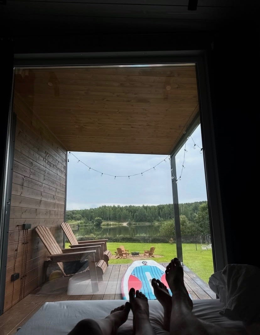 Глэмпинг. Аренда дома для отдыха в Брянске. Банный чан, зона BBQ. Дом на озере в Брянске. Отдых Брянск