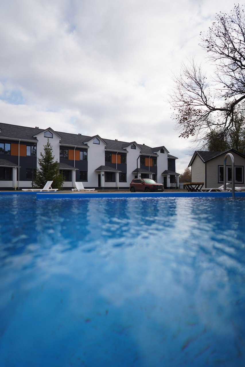 Приозёрный. Das House