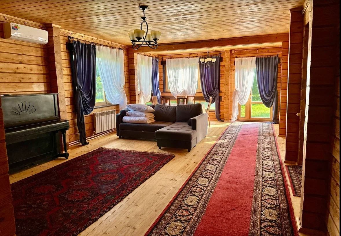 Аренда загородного дома для свадьбы или отдыха по Ярославскому шоссе. Банкетный зал Веранда в Якушево у озера для свадеб, юбилеев, корпоративов. Официальный сайт