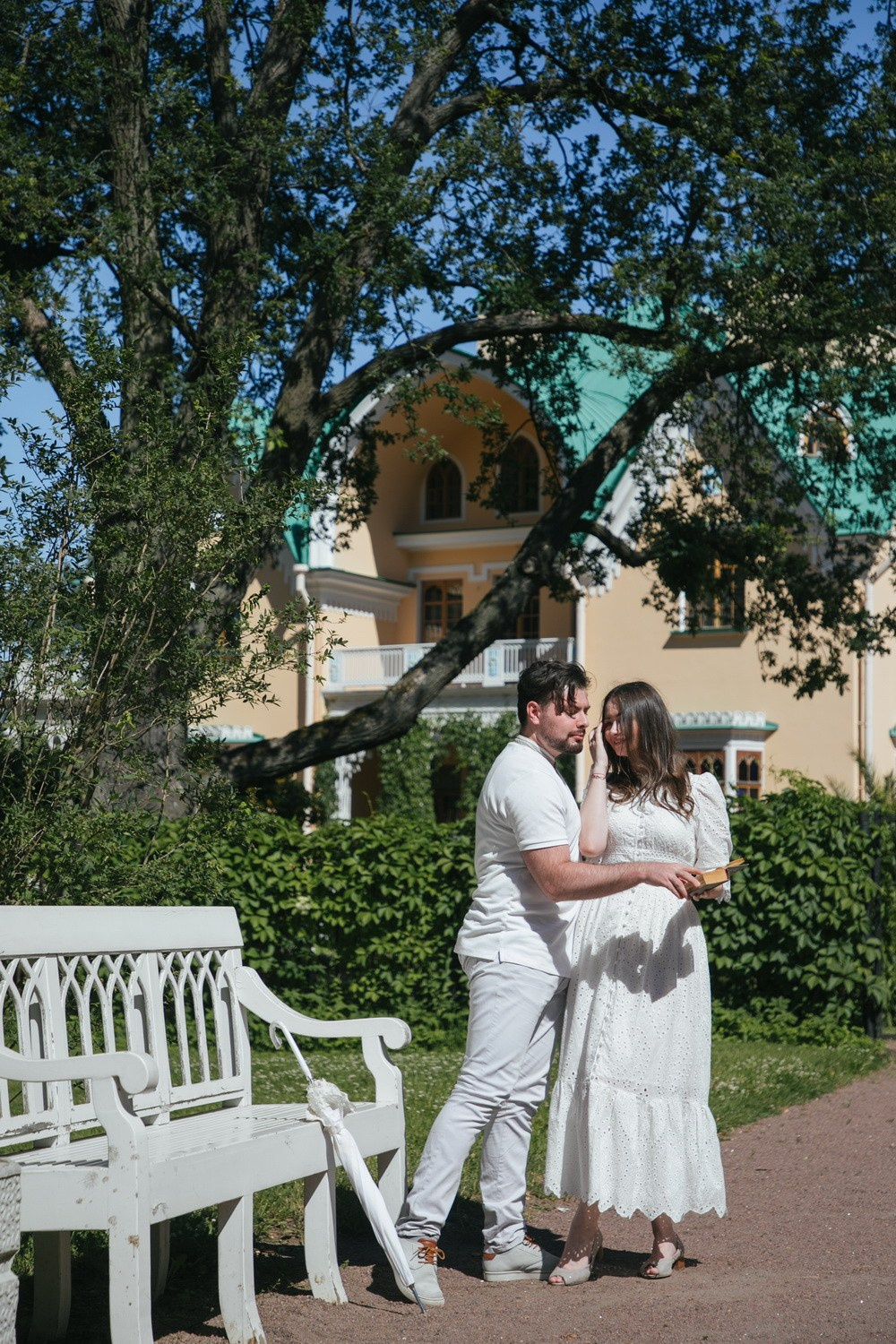 Лавстори в Петергофе, где прогуляться Петергоф, свадьба в Петергофе, как записаться в загс Петергоф, красивые места для свадьбы, фотограф на свадьбу, свадебный фотограф в Петергофе, прогулка,