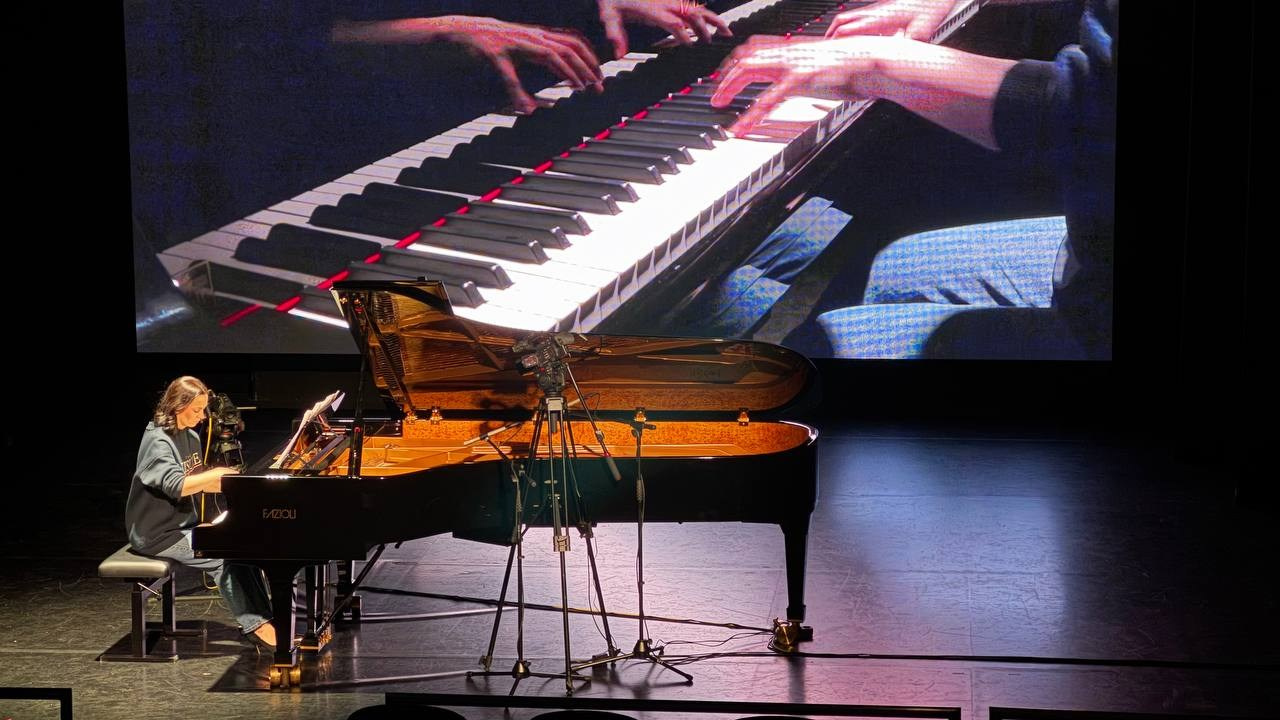 Концерт серии «Руки» в THEATRUM. Video Crew