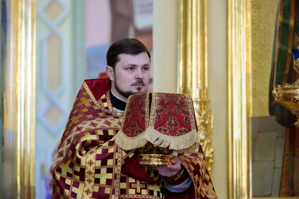 МИТРОПОЛИТ ИГНАТИЙ СОВЕРШИЛ БОЖЕСТВЕННУЮ ЛИТУРГИЮ В ПОКРОВСКОМ СОБОРЕ. Саратовское Северо-Западное благочиние