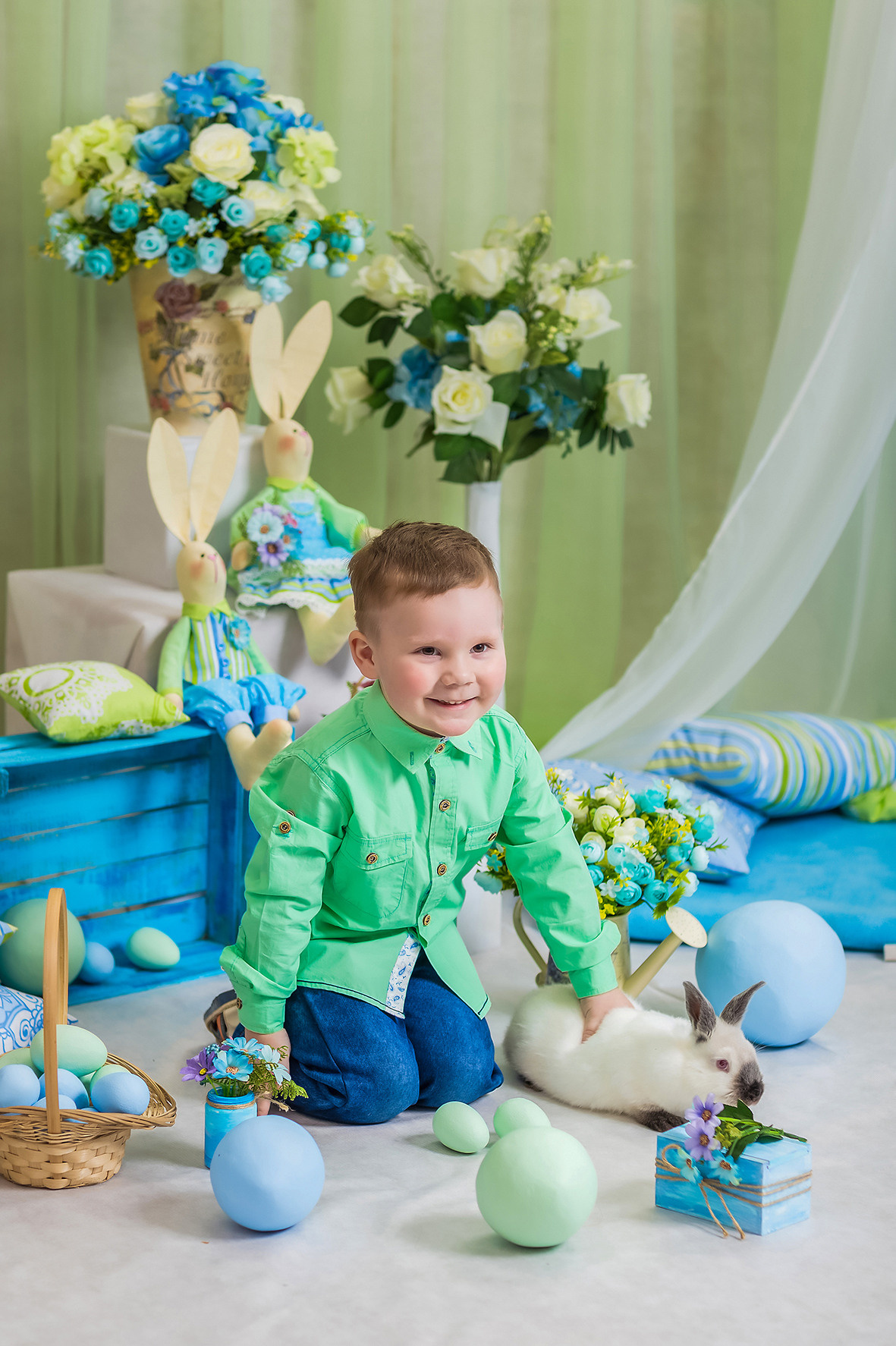 Фотосессия в декорациях. Пасхальная тематика.