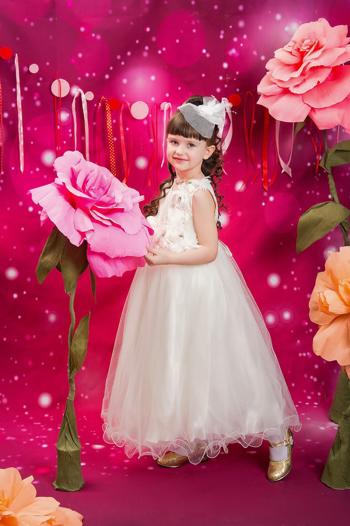 Детская фотосессия в декорациях. День рождения девочки.