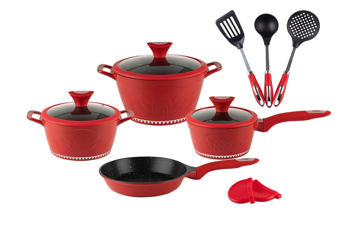 Набор посуды, кастрюля с крышкой, сковородка, прихватка, половник и другое