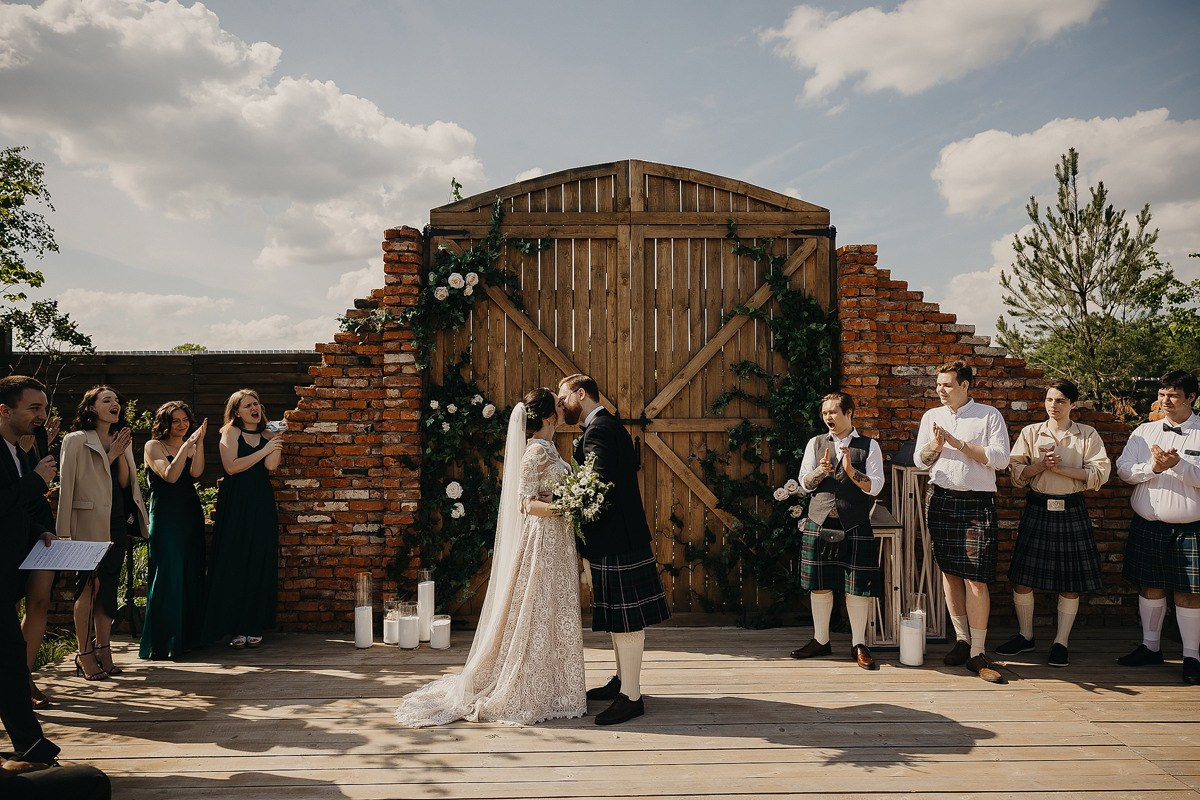Амбарные ворота. Локация для церемонии и фотосессии. Свадебная площадка РАНЧО