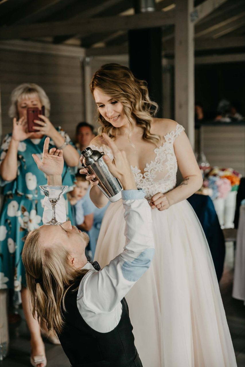 Ведущий + диджей + 1 из 8 моих услуг в подарок!