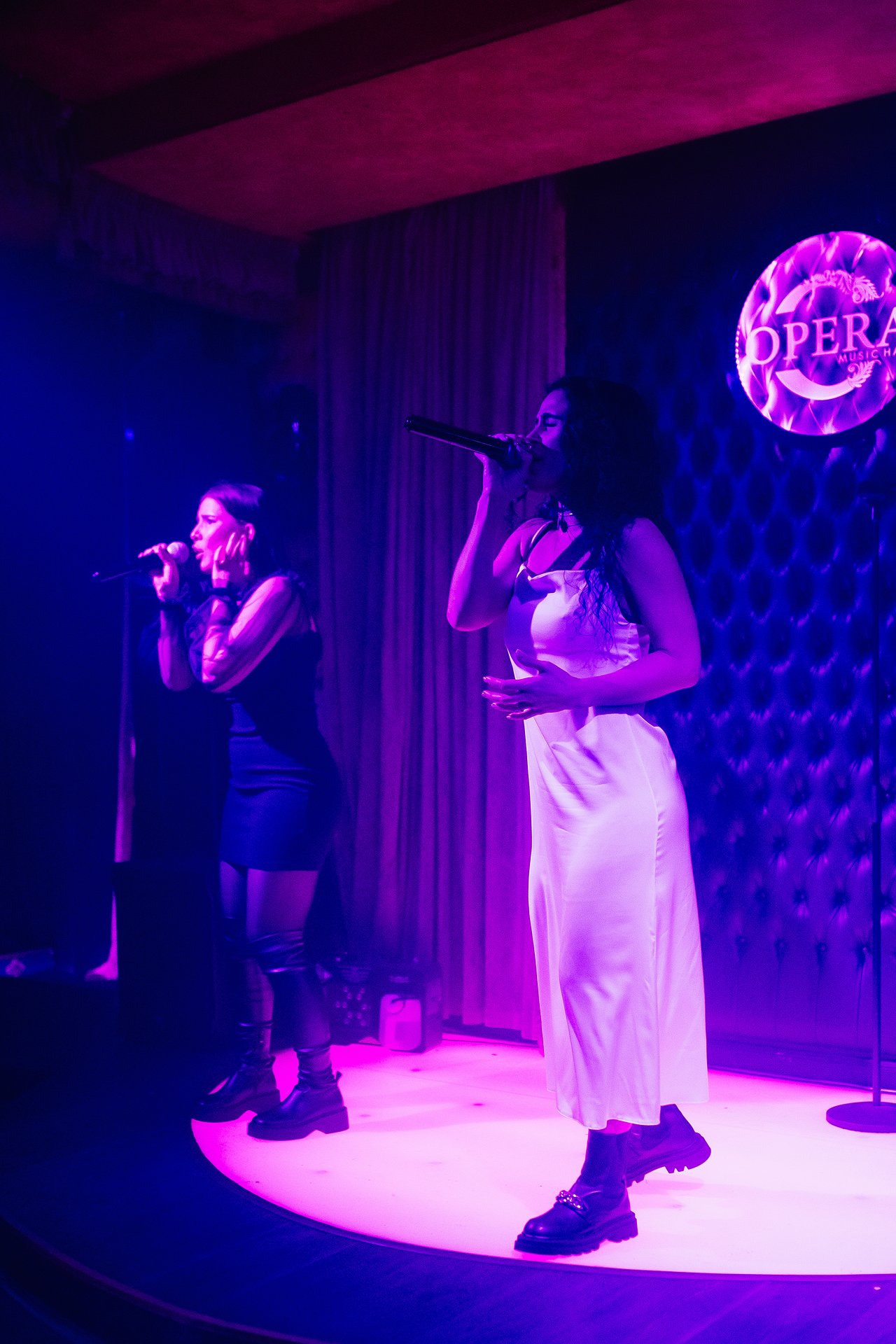 Фото репортаж из караоке Опера. One Media Life: фоторепортажи, фотоотчеты с мероприятий и заведений